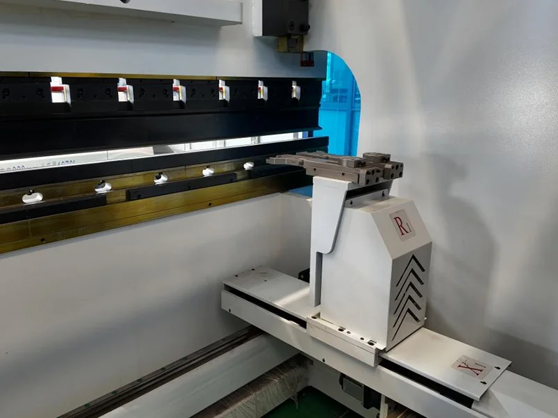 Advanced Multi-Axis Back Gauge