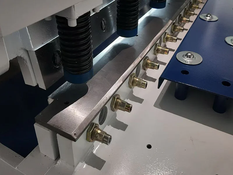 Swing Beam Cutting Blade